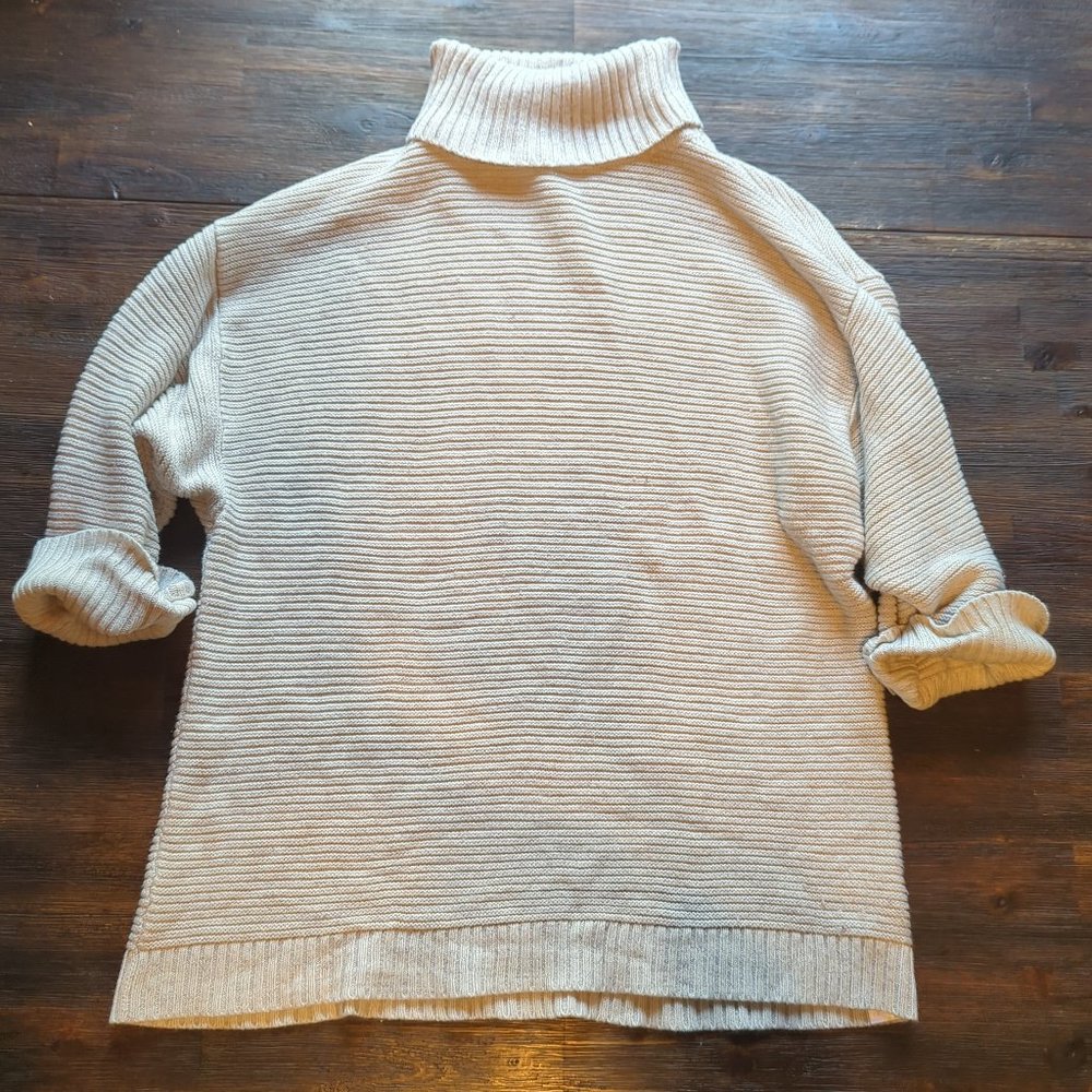 Turtle neck sweater